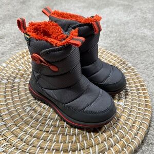 L.L. Bean Kids Boys Primaloft Ultralight Winter Boots Lined Outdoor in Gray 8